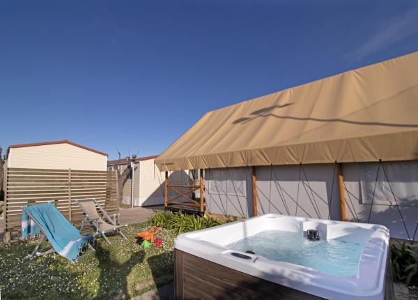 campinggirasole en special-offer-couples-glamping-holiday-village-marche-by-the-sea 004