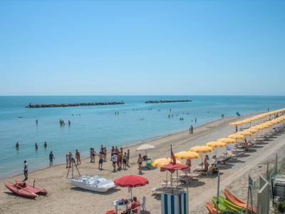 campinggirasole en special-offer-free-stay-for-kids-holiday-village-marina-palmense-marche 008
