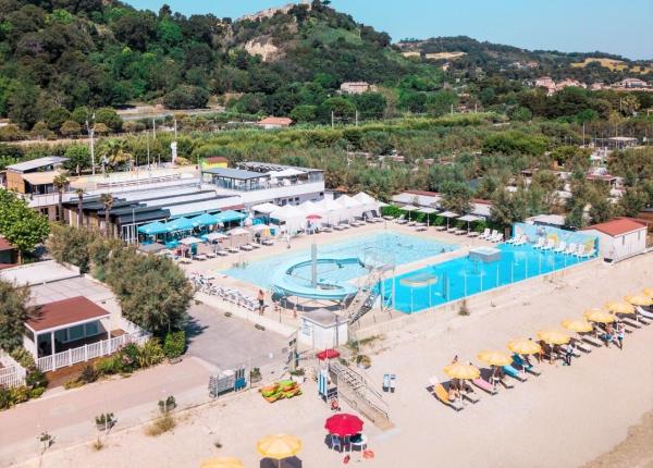 campinggirasole en special-offer-free-stay-for-kids-holiday-village-marina-palmense-marche 007